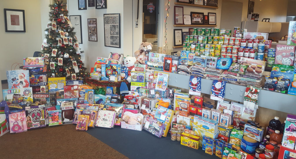 MAYOR FOUTS’ OFFICE CHRISTMAS FOOD AND TOY DRIVE